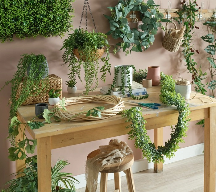 30% off Garlands & Hanging Plants & Floristry Accessories