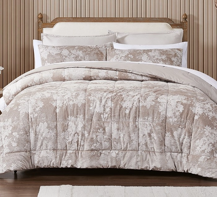 KOO Pearl Velvet Comforter Set