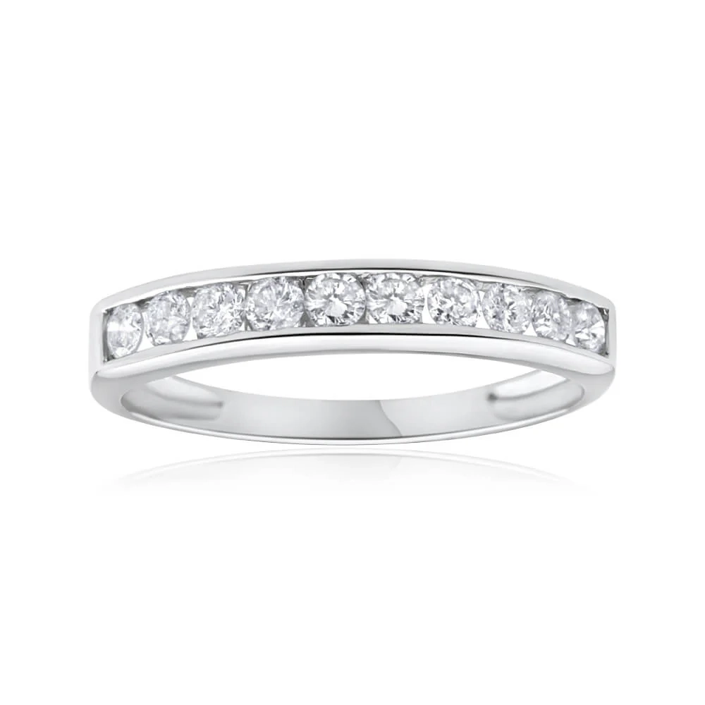 9ct White Gold Exquisite Diamond Ring – Shiels Jewellers