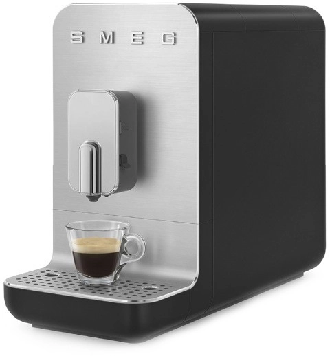 Smeg Automatic Coffee Machine with AutoMilk in Matte Black#