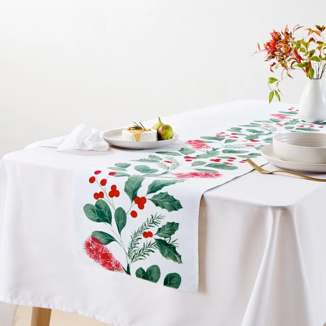 Traditional Foliage Table Runner