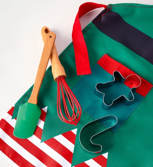 The Cooks Collective Elf Kids’ Baking Set of 7