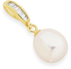 9ct Gold Cultured Fresh Water Pearl & Diamond Pendant