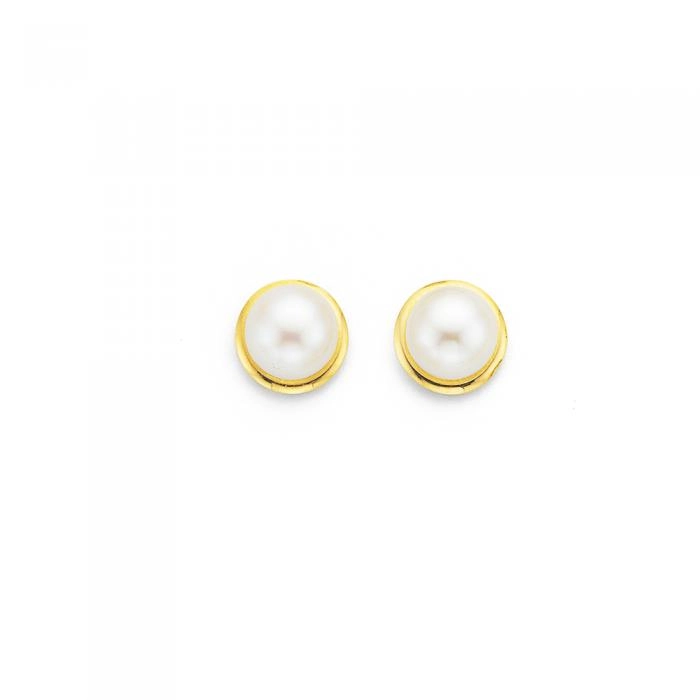 9ct Gold 5.5mm Cultured Freshwater Pearl Studs