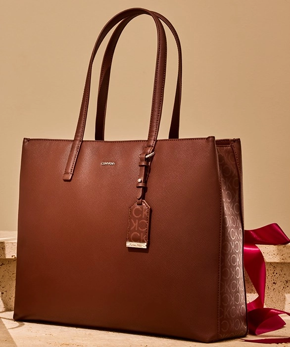 Calvin Klein Must Medium Shopper Tote in Chocolate Monogram