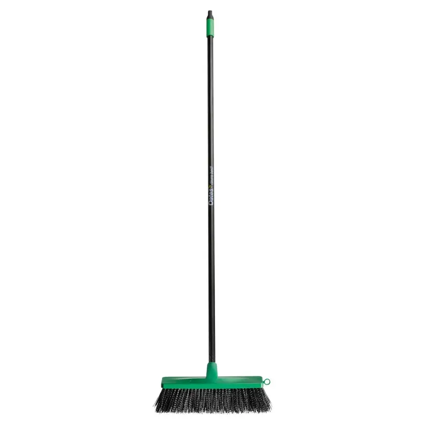 Oates Supreme Garden Brooms