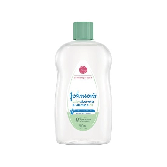 Johnson’s Aloe Vera & Vitamin E Moisturising Baby Oil 500ml