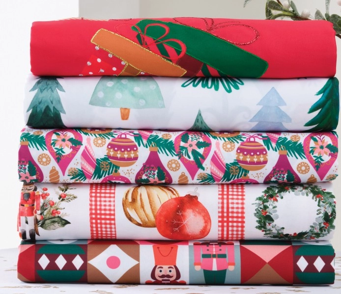 Jolly & Joy Christmas Tablecloths