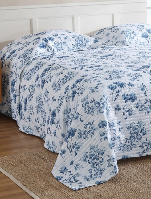 Logan & Mason Lusiana Bedspread with Reverse Sham