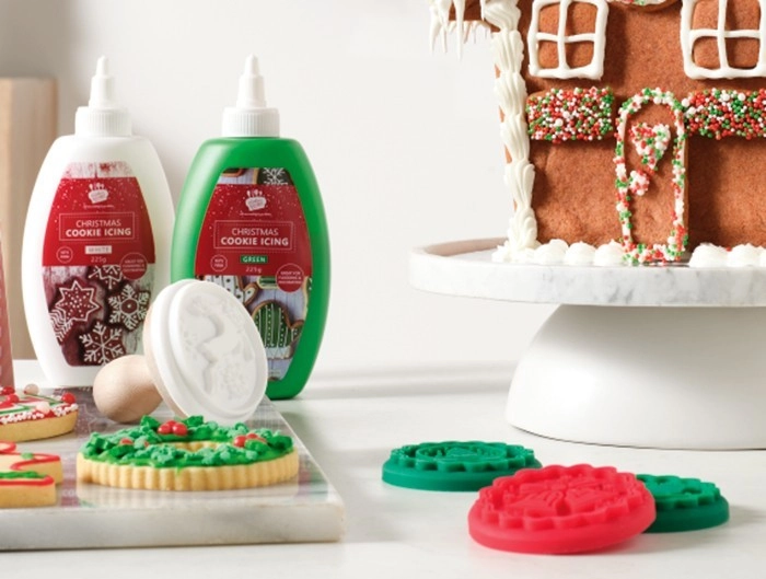 Roberts Gingerbread House Decorating Kit