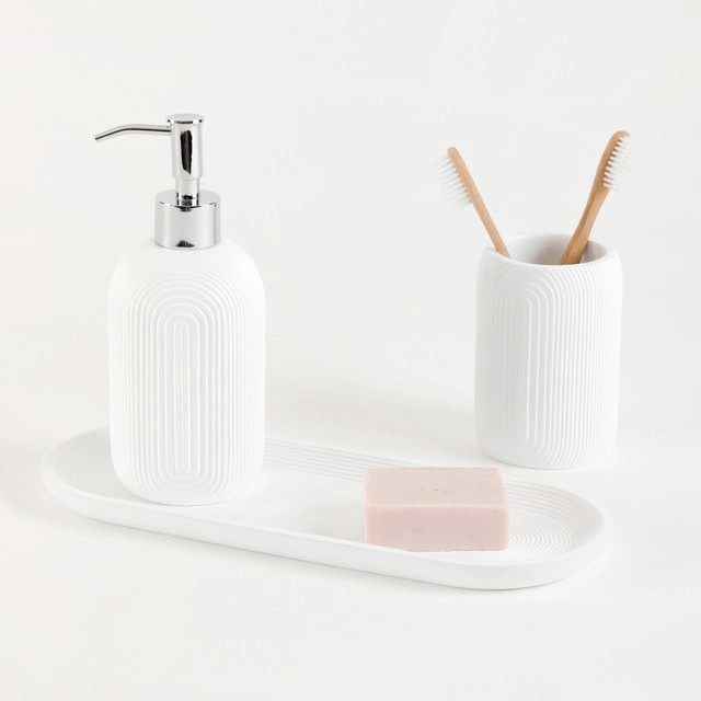 Celine Ribbed Bathroom Accessories by M.U.S.E.