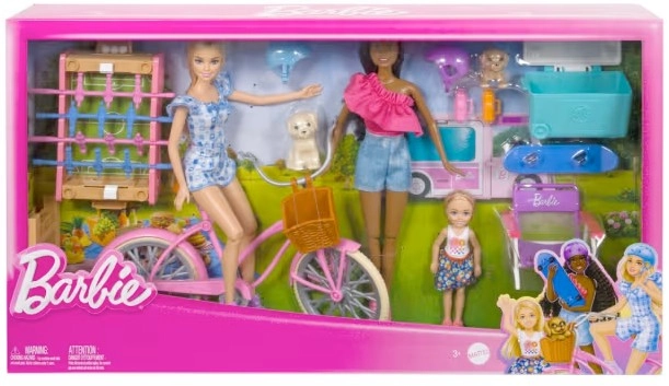 Barbie Backyard Fun Playset with Barbie Dolls & Accessories