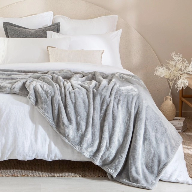 Luxe 520gsm Microfibre Blanket by M.U.S.E.