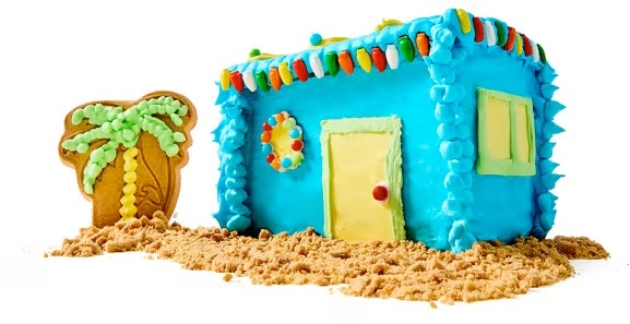 Gingerbread Beach Hut: DIY Cookie Kit 550g