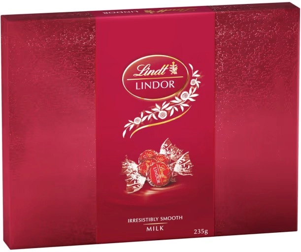 Lindt LINDOR Milk Chocolate Gift Box 235g