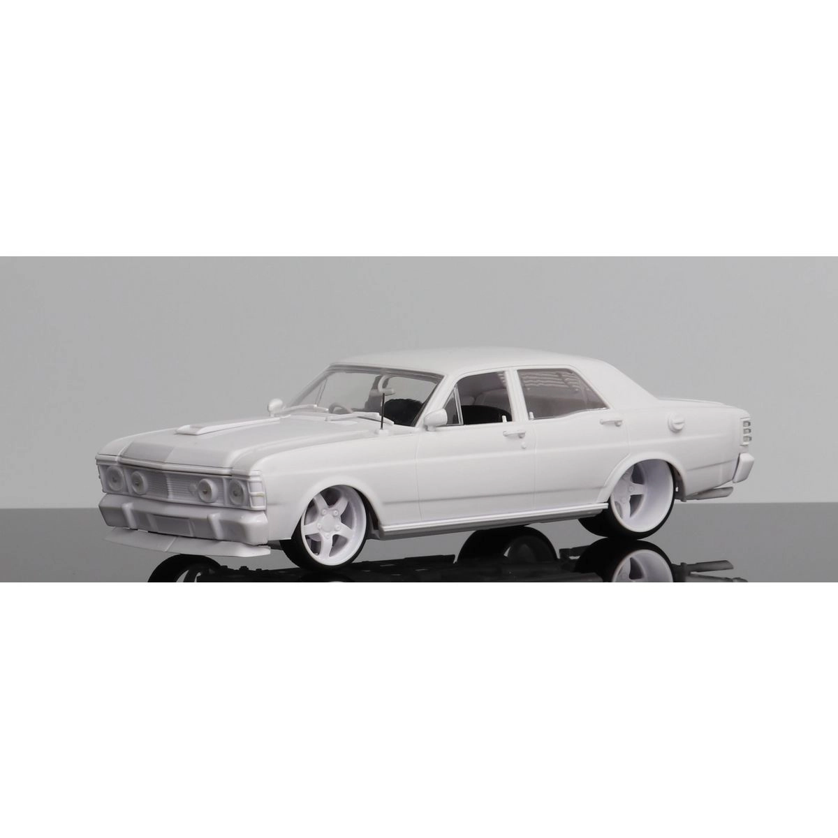 DDA Collectibles 1:24 Plastic Kit Custom Slammed XW GTHO Ford - Sealed Body Opening Bonnet w/Engine - DDA241K