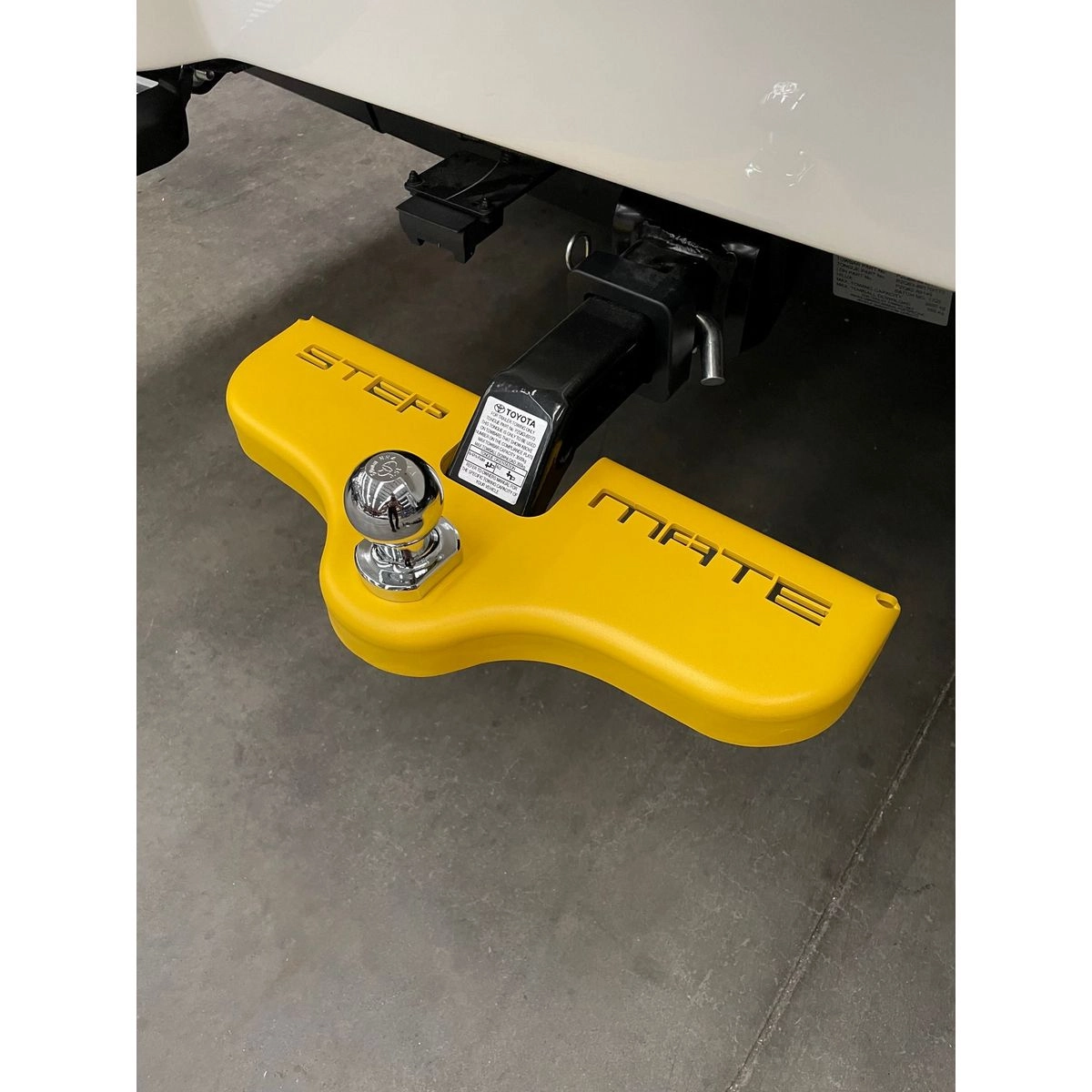 Step Mate Universal Hitch Step - Yellow - STEPM-YLW