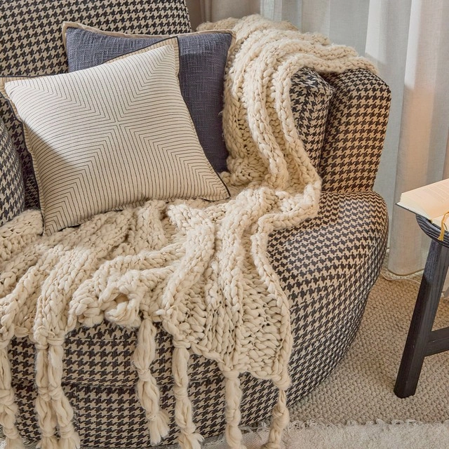 Willow Knitted Throw by M.U.S.E.