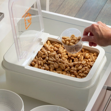 Lock & Lock Grain & Dry Food Container with Cup 8L | Howards Storage World