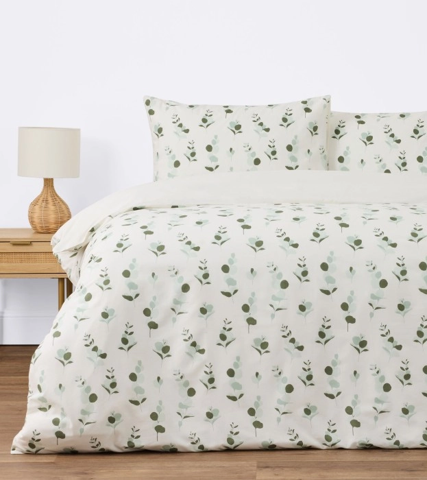 NEW Brilliant Basics Classic Print Quilt Cover Sets