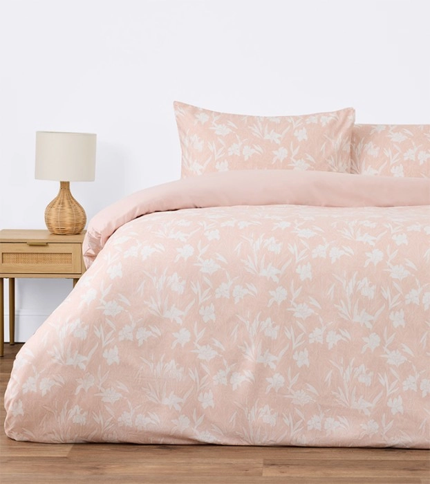 NEW Brilliant Basics Essential Quilt Cover Set Maddie Pink Floral - Queen