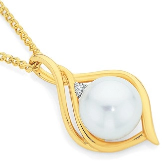 9ct Gold Cultured Freshwater Pearl & Diamond Pendant