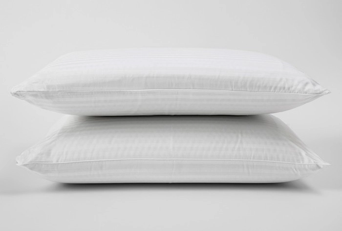 Dunlopillo Luxurious Latex Classic, Medium Profile and Feel Standard Pillow