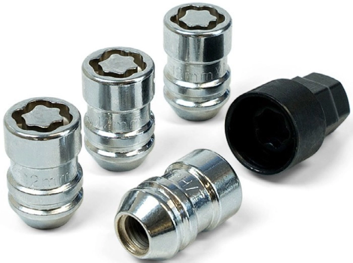 15% off SAAS & Performance Plus Wheel & Lock Nuts