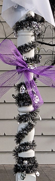 Spooky Hollow Tinsel