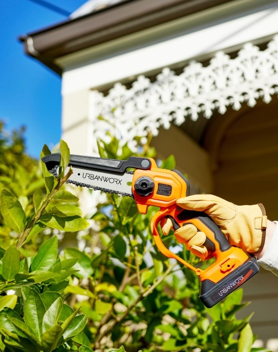 Urbanworx Cordless Pruning Saw